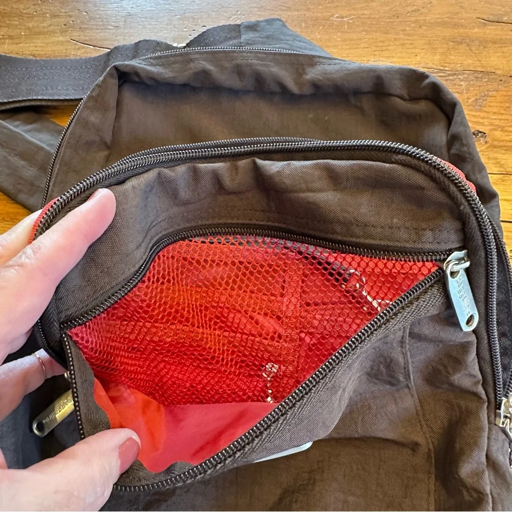 Baggallini Cross-Body Travel Sling Bag Brown Unisex